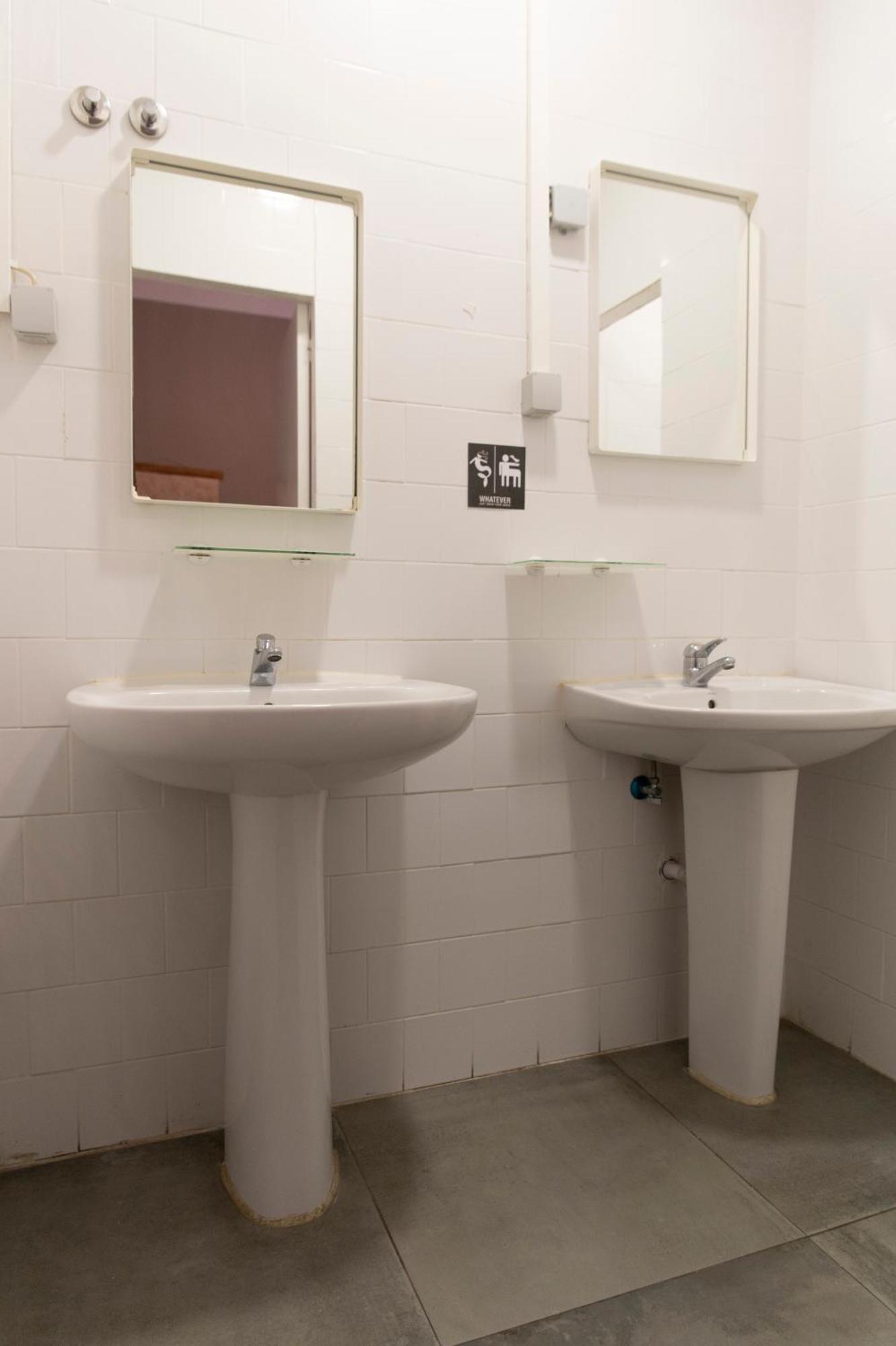 Camera Matrimoniale con Bagno in Comune
